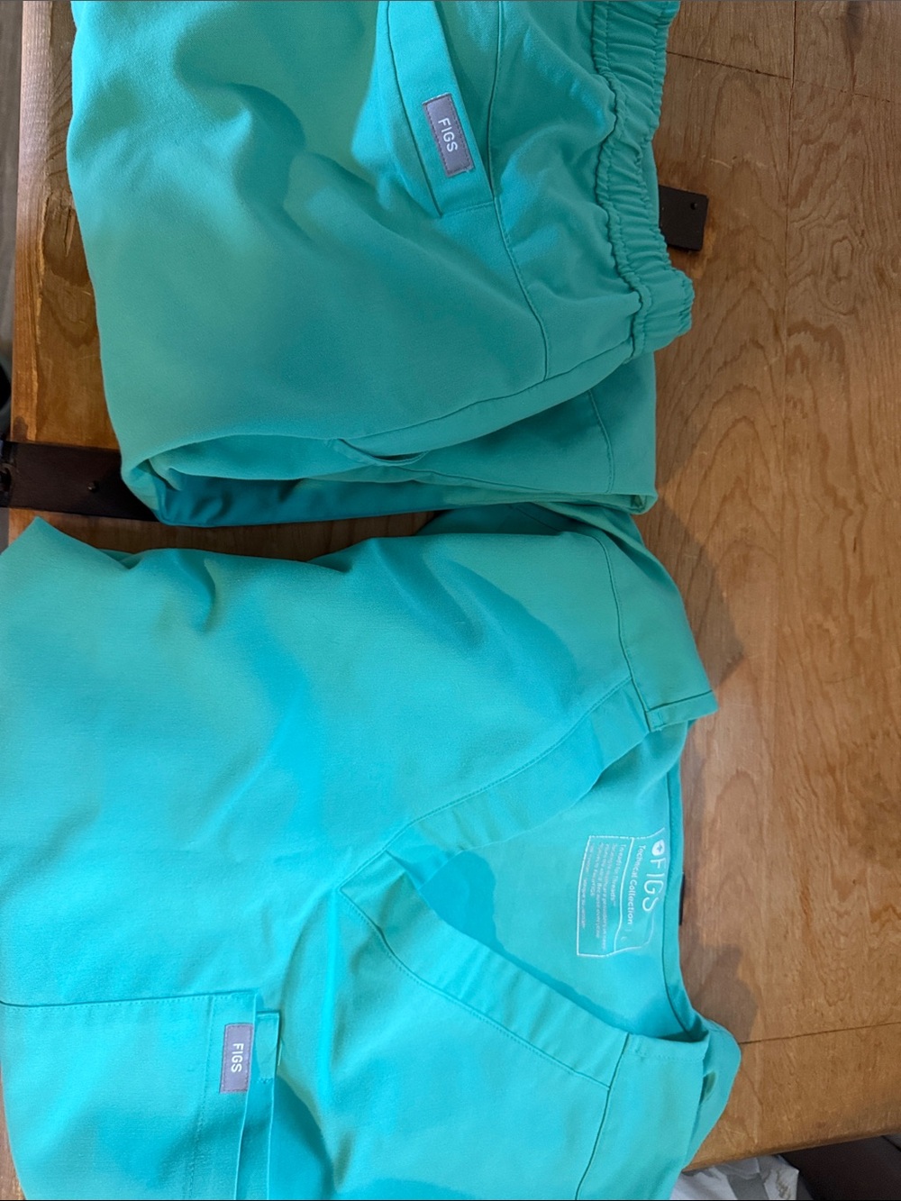 FIGS men’s joggers  and Top Set - Aqua